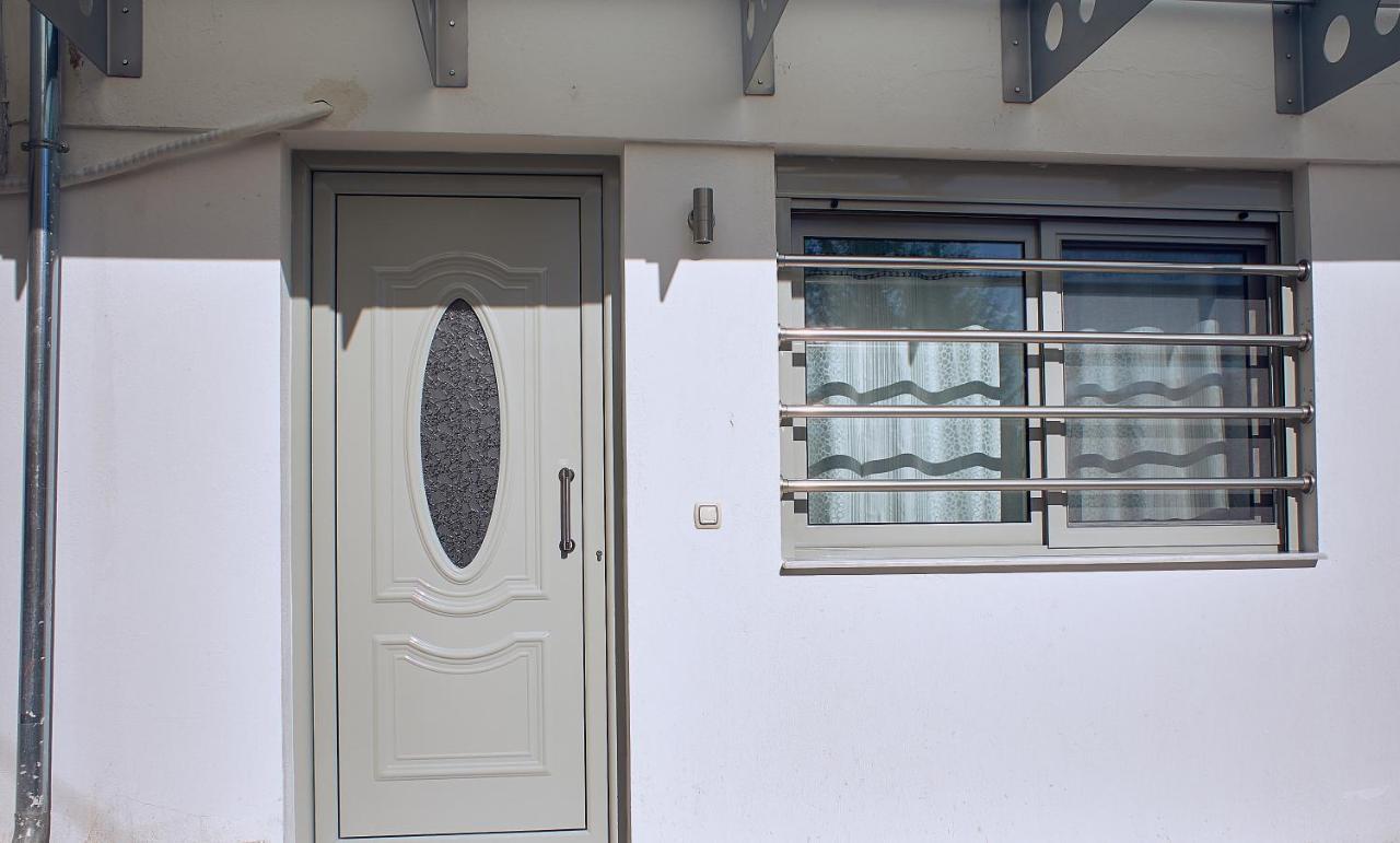 Varvara Lake Dramatown Studio Εξωτερικό φωτογραφία